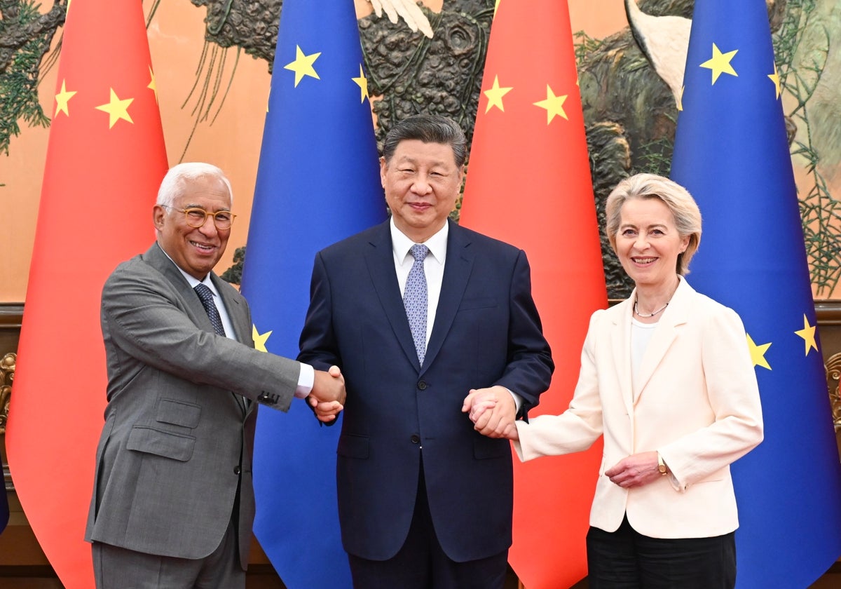 Las exportaciones de China crecen en más de 100.000 millones pese al desplome de las ventas a EE.UU.