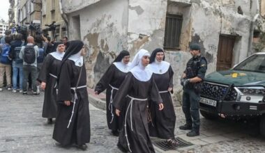 Meta borra las cuentas de Instagram y Facebook de las exreligiosas