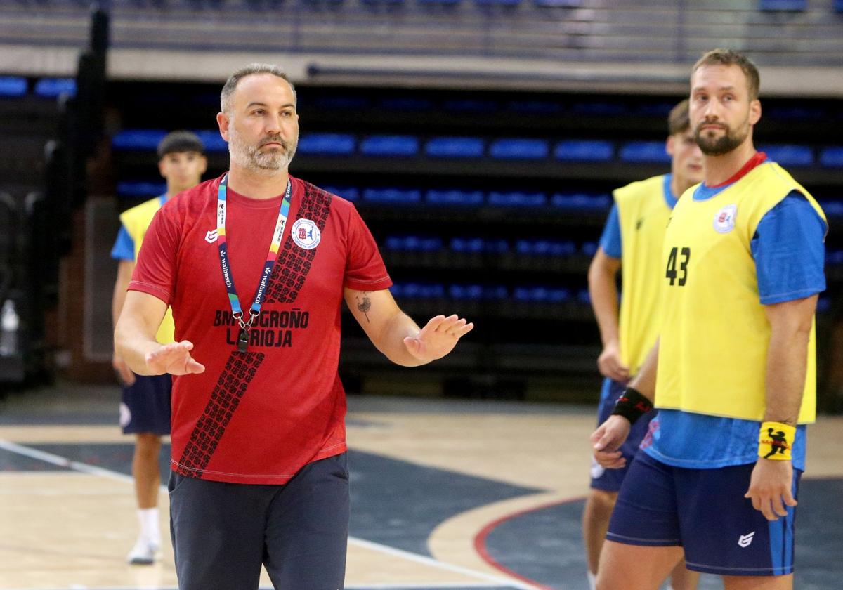 El BM Logroño trabaja con el primer amistoso en el horizonte