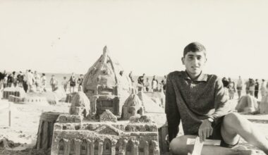 Cuando Dalí fue jurado del Concurso Nacional de Castillos en la Arena en Barcelona