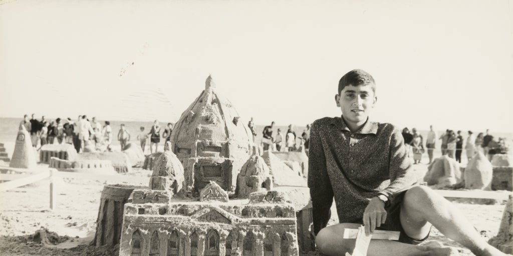 Cuando Dalí fue jurado del Concurso Nacional de Castillos en la Arena en Barcelona
