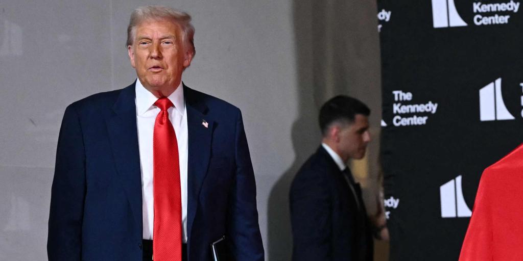 Trump enciende su nueva era cultural con Stallone, Kiss y Gloria Gaynor