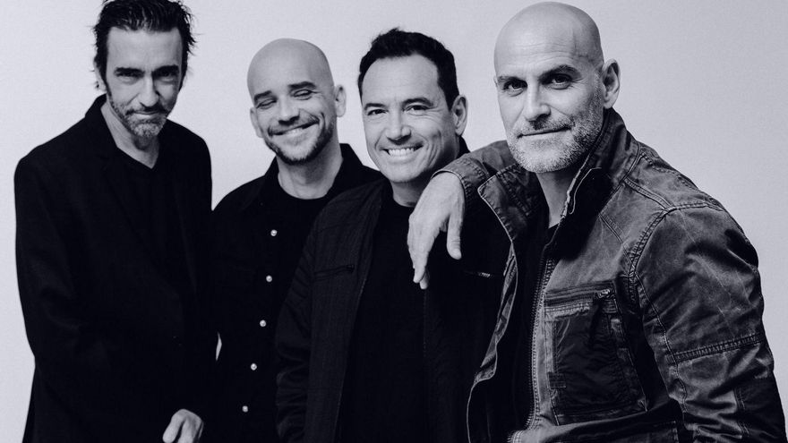 Daniel Delgado, -de i. a d.-, David Campodarve, Alex Labao y Nacho Rivas, miembros  de Los Salvapantallas.
