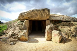 La Consejería de Cultura publica una ‘biografía’ de los Dólmenes de Antequera - Noticias
