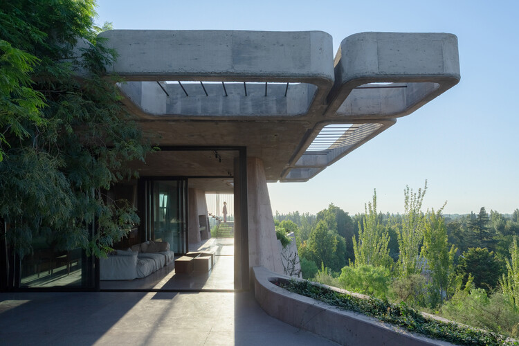 OF. Brutal Honesty Mountain House / OF. Studio - Imagen 10 de 41