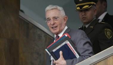 El ex presidente colombiano Uribe, condenado a 12 años de prisión domiciliaria - El Mundo