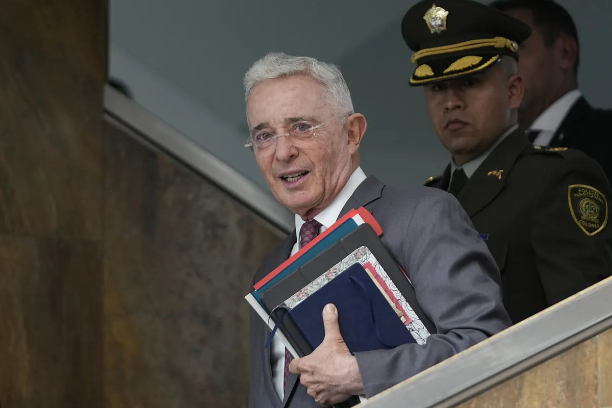 El ex presidente colombiano Uribe, condenado a 12 años de prisión domiciliaria - El Mundo