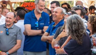 Felipe VI y su tripulación, de concierto tras seis horas navegando en la Copa del Rey - El Mundo