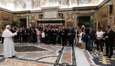 El Papa a los artistas de la Vigilia: Ayúdenlos a encontrar la verdadera felicidad