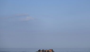 Al menos 76 migrantes muertos y varios desaparecidos en un naufragio en Yemen