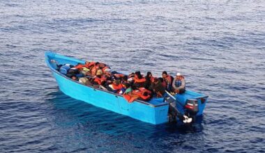 Dolor del Papa por los migrantes fallecidos en un naufragio en las costas de Yemen