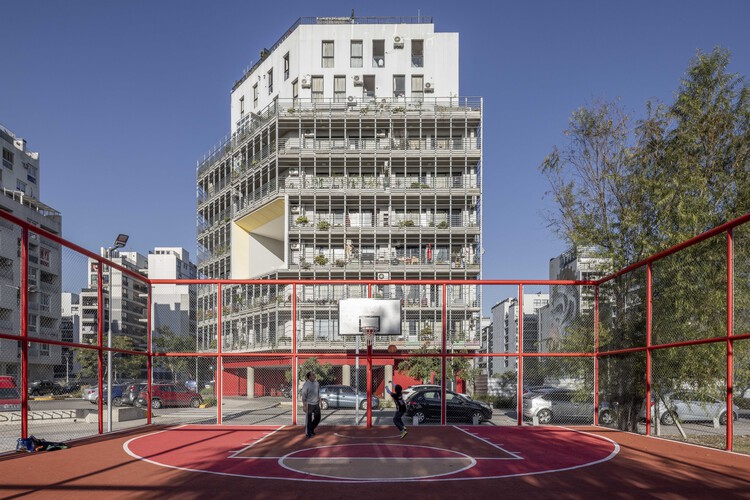 Plaza Barrio Olímpico  / Región Austral  - Fotografía exterior, Fachada