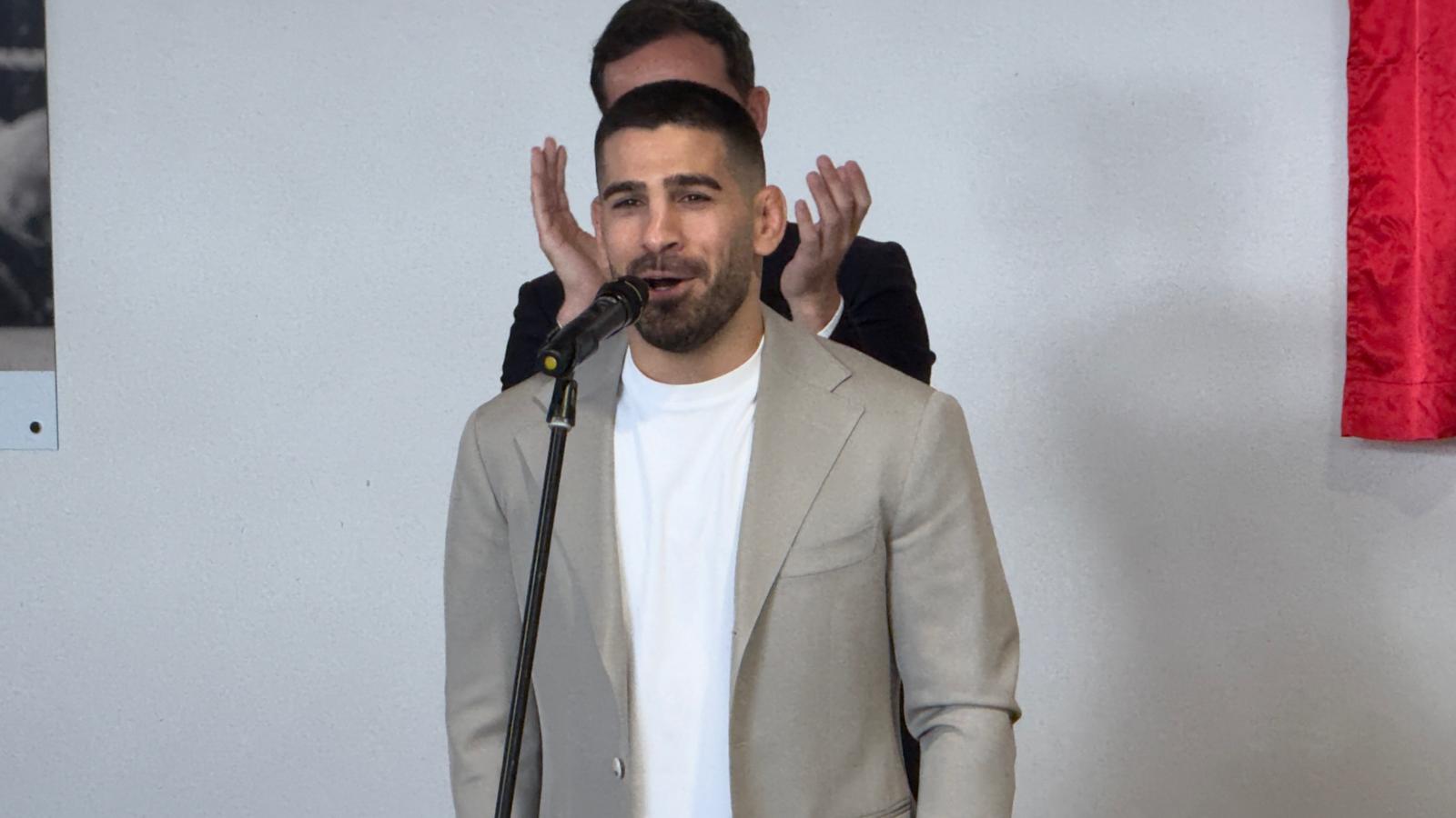 El campeón del mundo de peso pluma de la UFC, Ilia Topuria, hace parada en la ciudad de Toledo