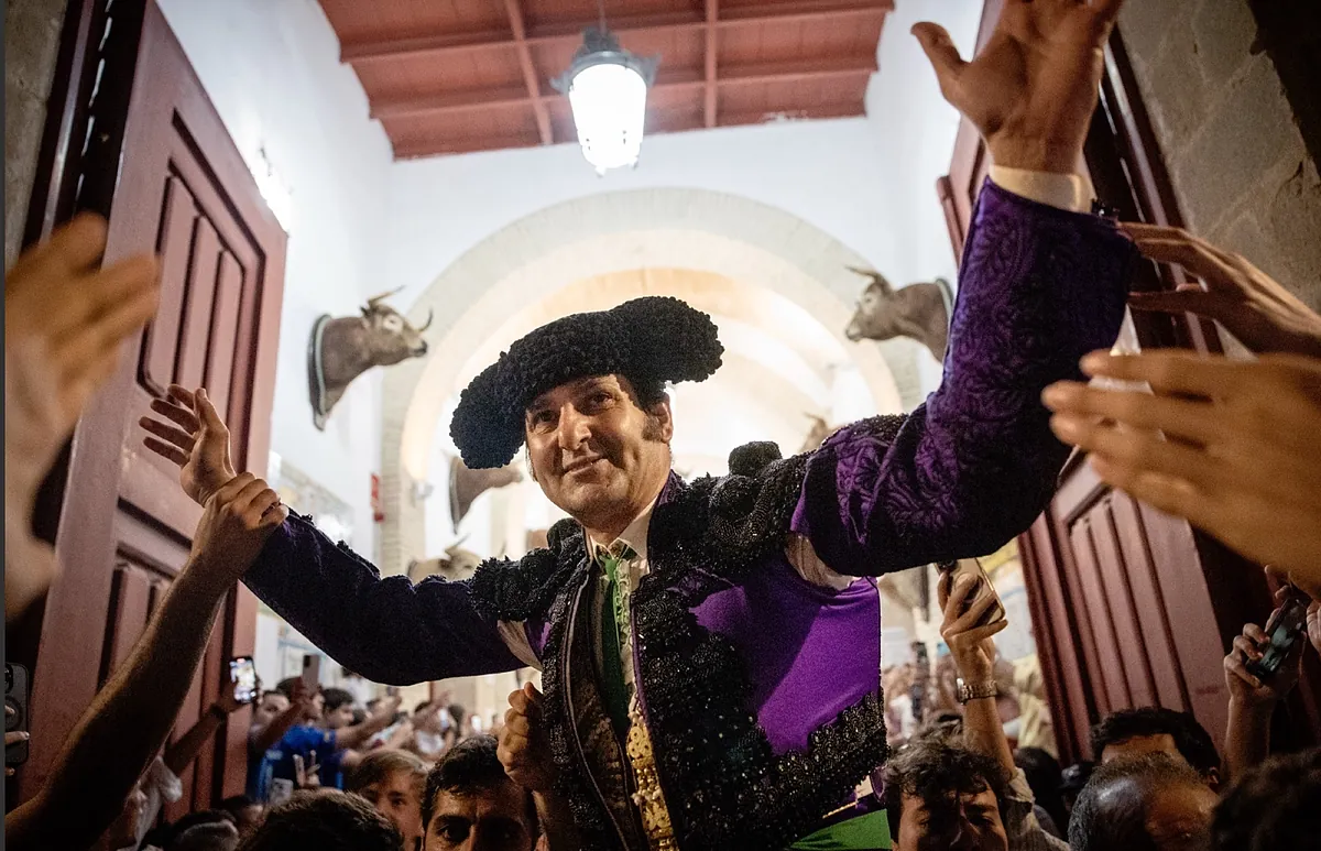 Guerra total entre Morante y Roca Rey por un quite: "Maestro, fúmate un purito despacito"