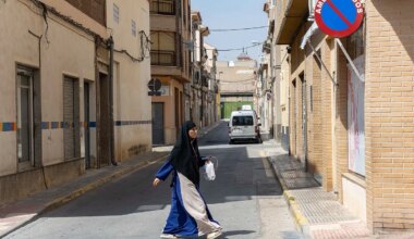 El Gobierno da un mes al Ayuntamiento de Jumilla para revocar el acuerdo de PP y Vox que impide rezos musulmanes en instalaciones deportivas - El Mundo