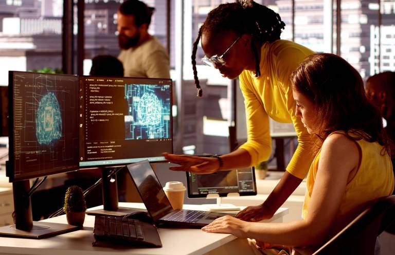 Santander acelera su estrategia 'data & AI-first’ tras firmar un acuerdo con OpenAI