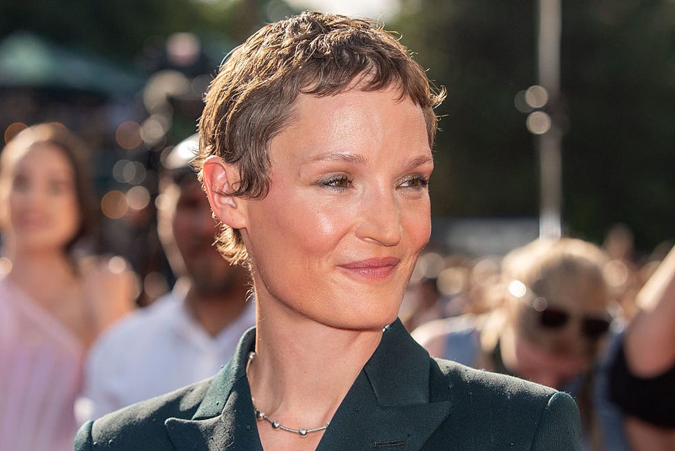 9 cortes de pelo, más allá del bob, que llevan las francesas de más de 50 años este verano para disimular las arrugas y rejuvenecer el rostro, pixie