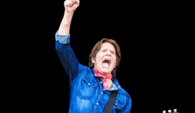John Fogerty: “Hice lo que hicieron los Beatles, pero lo hice solo. No tuve a otras dos personas componiendo conmigo”