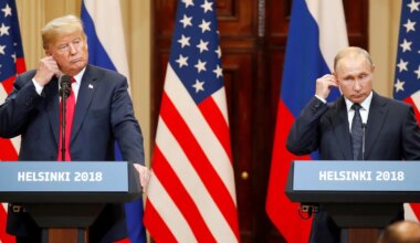 Foto de archivo de una rueda de prensa conjunta de Donald Trump y Vladimir Putin.
