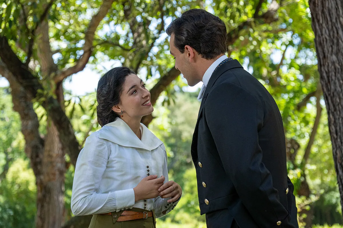 Avance semanal de 'La Promesa' del 18 al 22 de agosto: Ángela y Curro vuelven a soñar con un futuro juntos tras celebrar el éxito de su plan