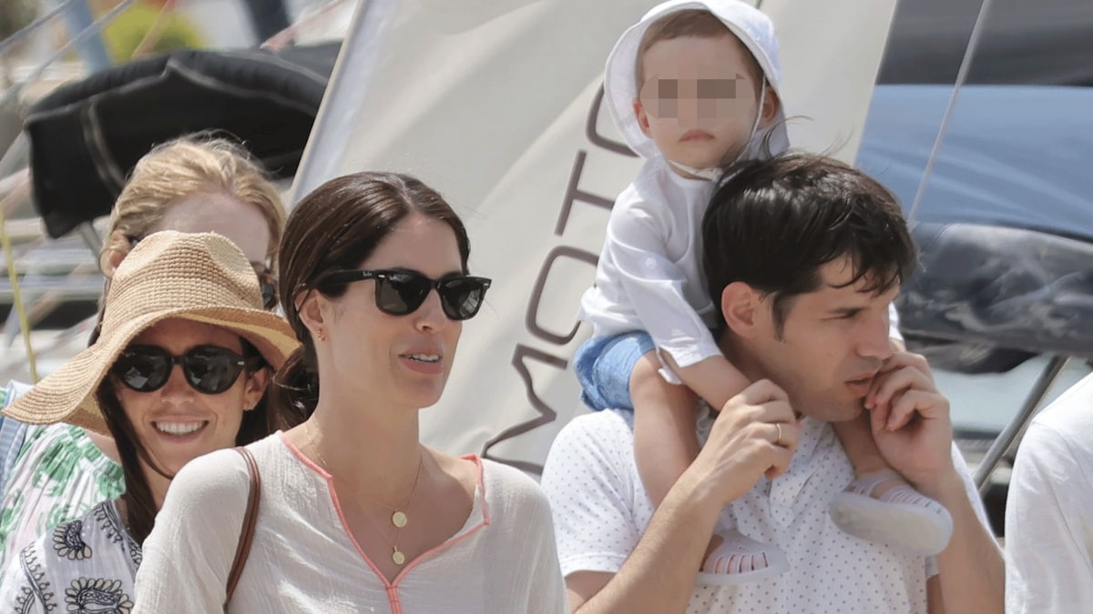 Sofía Palazuelo y Fernando Fitz-James, las fotos de sus vacaciones en familia con una visita muy especial
