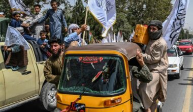 Talibanes celebran su cuarto aniversario al frente de Afganistán