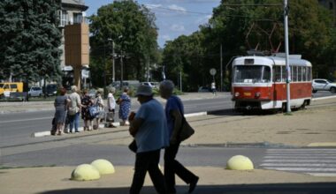 La cumbre entre Trump y Putin sobre Ucrania comenzó con un apretón de manos
