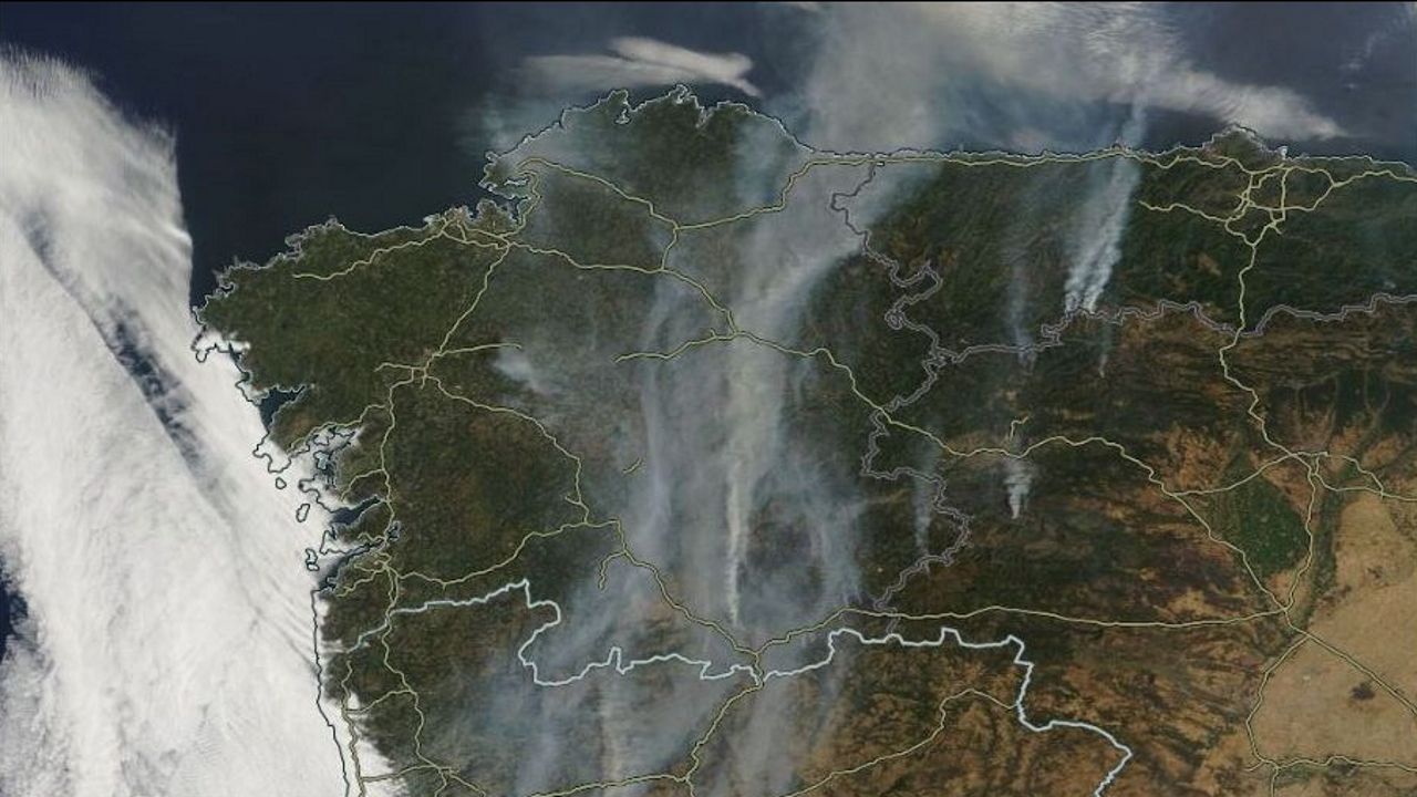 La NASA desvela cómo la devastación de los incendios cubre de humo casi toda Galicia - La Voz de Galicia