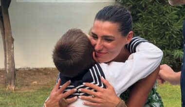 Eugenia Osborne reúne a toda su familia en un emotivo día para celebrar la Comunión de su hijo en Jerez