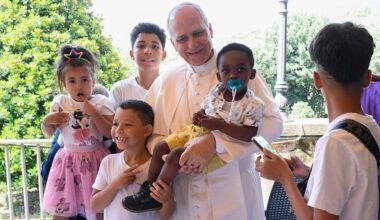 Misa y almuerzo: la caricia del Papa a los pobres de Albano