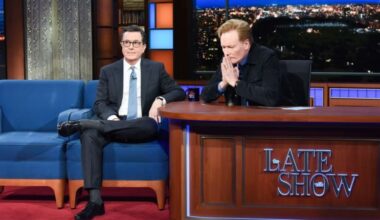 Conan O’Brien da la voz de alarma sobre los shows de la televisión nocturna, mientras elogia a Stephen Colbert