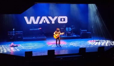 El cantautor peruano Wayo publica el libro 'Reflexiones paramusicales: creer para crear' y realiza una gira por España