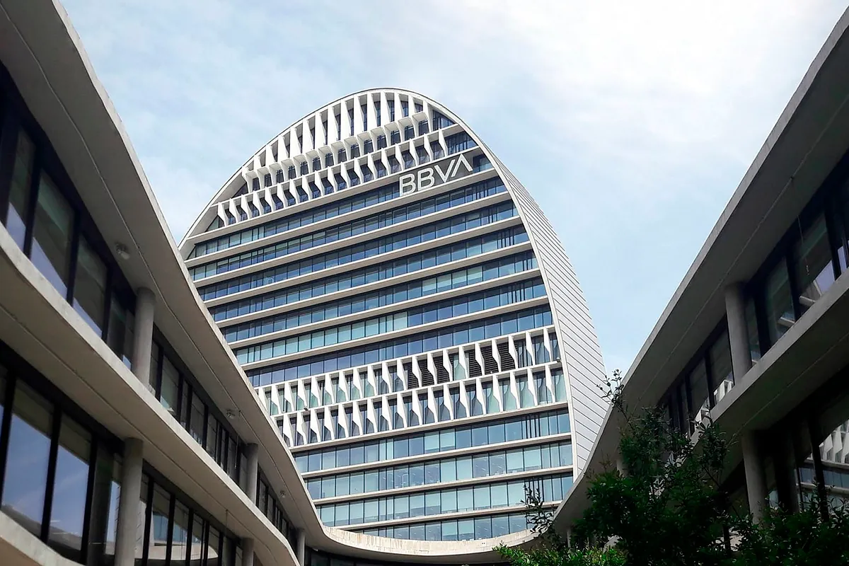 Así prepara BBVA el nuevo folleto de la opa sobre Sabadell - Expansión