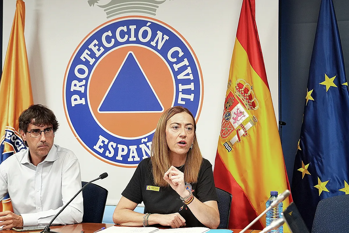 El Gobierno ridiculiza a los presidentes del PP bajo la bandera de Protección Civil: "¿Dónde van los bomberos?" - El Mundo
