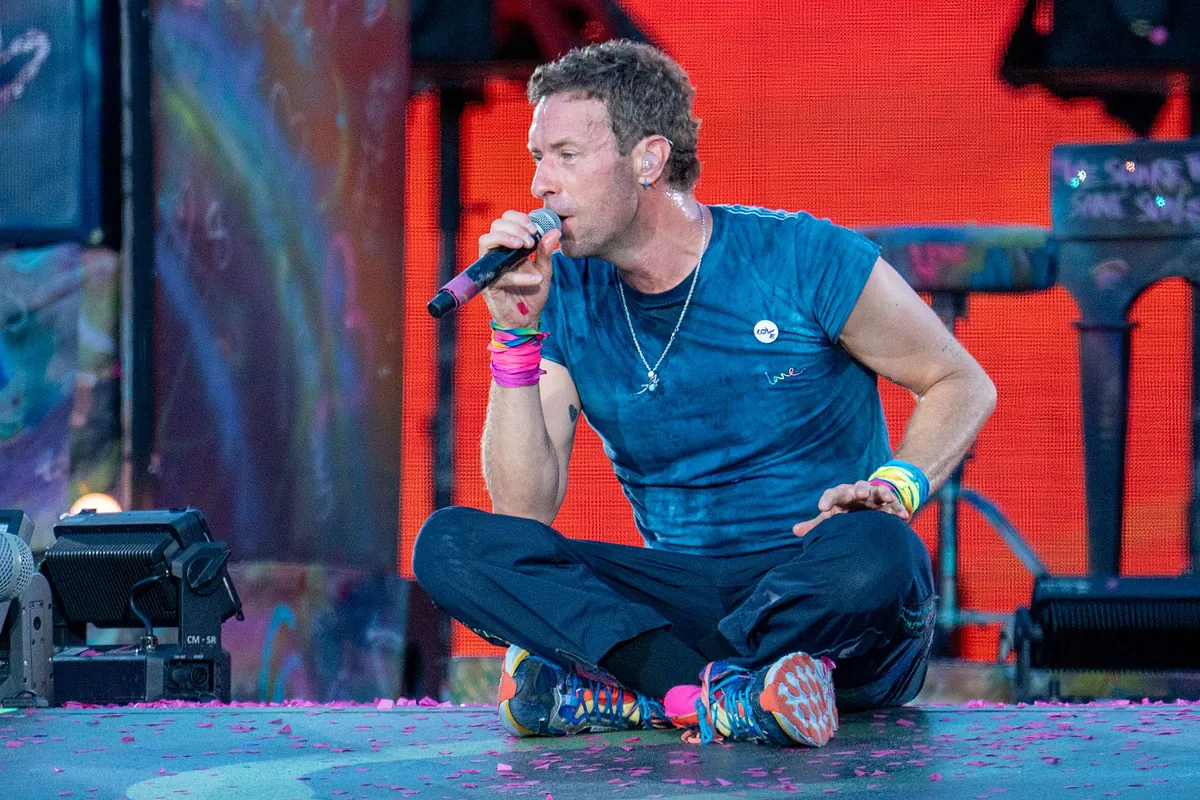 Chris Martin habla por primera vez sobre el escándalo de la kiss cam que destapó una infidelidad - El Mundo