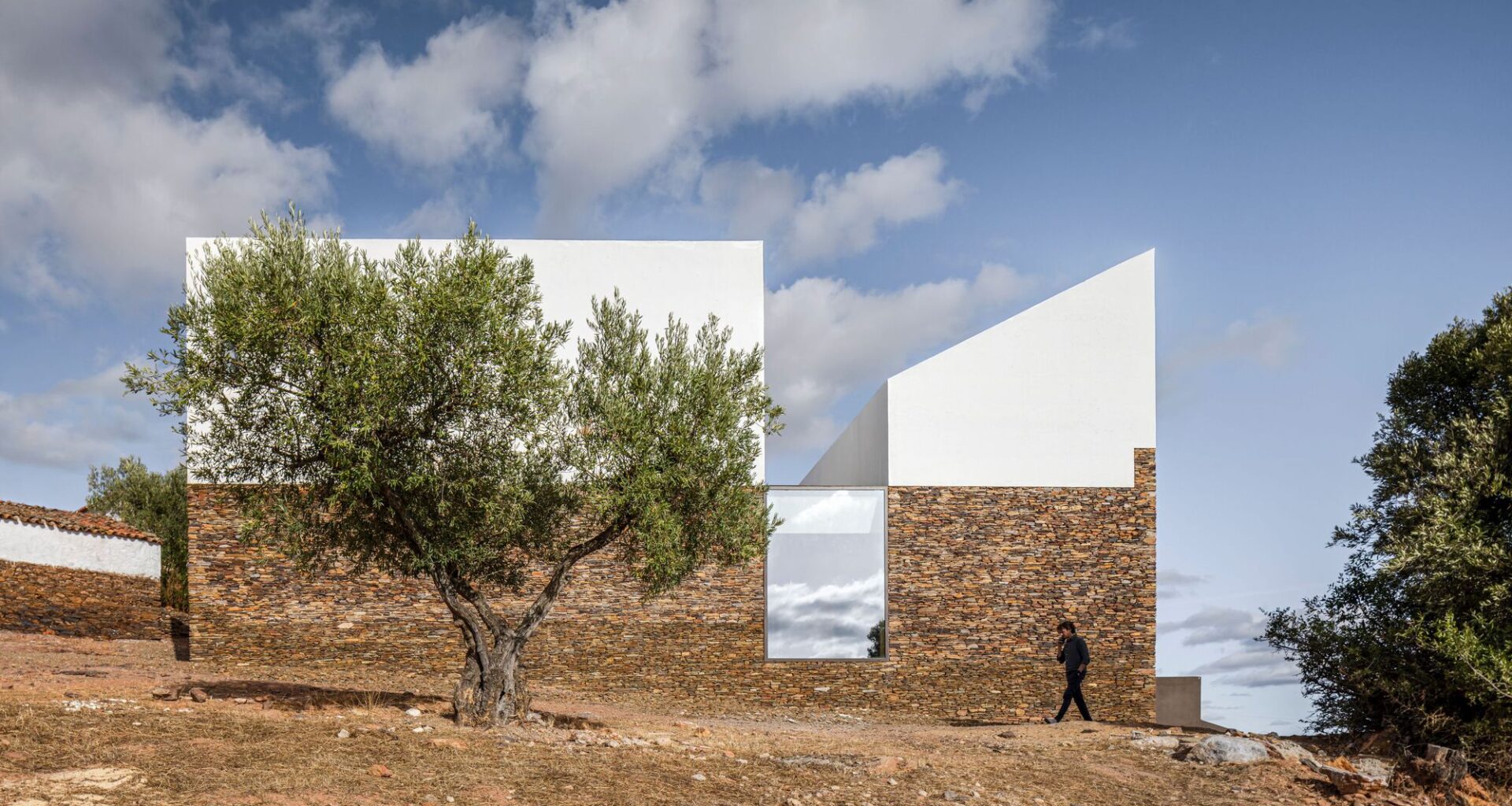 Casa mortuoria de Barrancos / Mesa Atelier