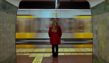Instantáneas en el subte: la fotografía toma las estaciones con una exposición abierta al público