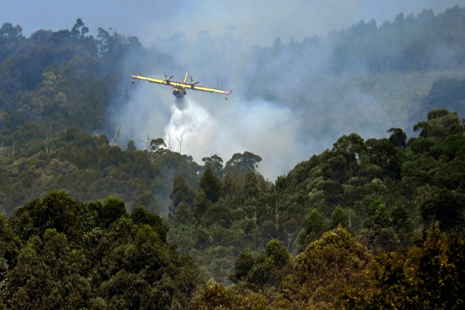España divisa el fin de los incendios, Portugal pierde a otro bombero