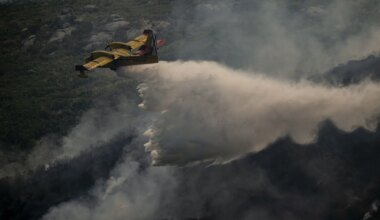 Bomberos encuentran restos óseos junto a un coche mientras trabajaban en un incendio en Vilariño de Conso (Ourense) - El Mundo
