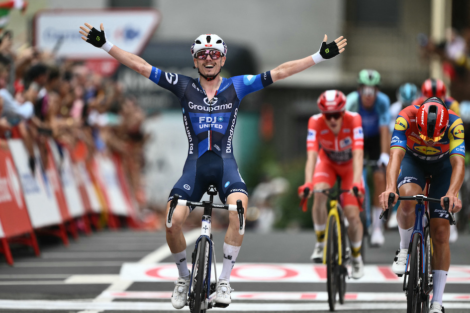 David Gaudu homenajea a Valentino Rossi para ganar al sprint en Ceres | Ciclismo