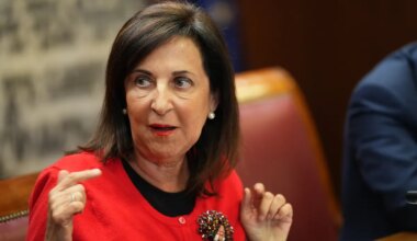 Robles acusa a Feijóo de orquestar una petición "coordinada" de las CCAA del PP de medios "increíbles" para atacar al Gobierno - El Mundo