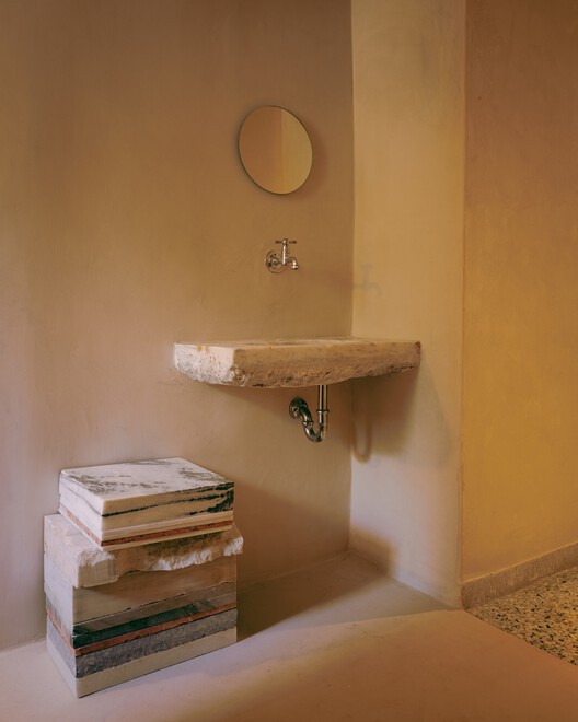 Concept Store & Bar 1OAM apotheke / Studio Andrew Trotter + Eva Papadaki - Imagen 5 de 21