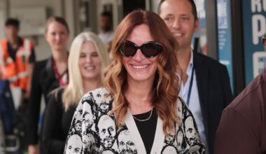 Julia Roberts debuta en el Festival de Venecia con un claro guiño a su director en su look