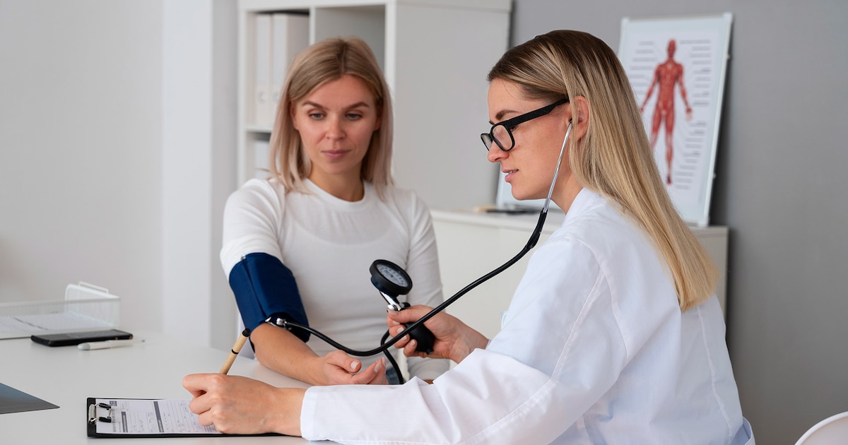 Los 6 consejos esenciales para reducir la presión arterial, según nuevas guías médicas