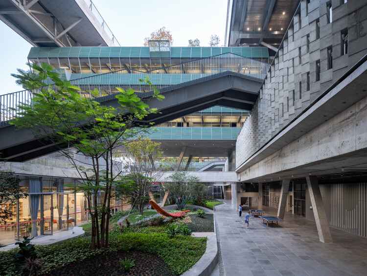 Escuela secundaria de Arte de Shenzhen / O-office Architects - Imagen 4 de 57