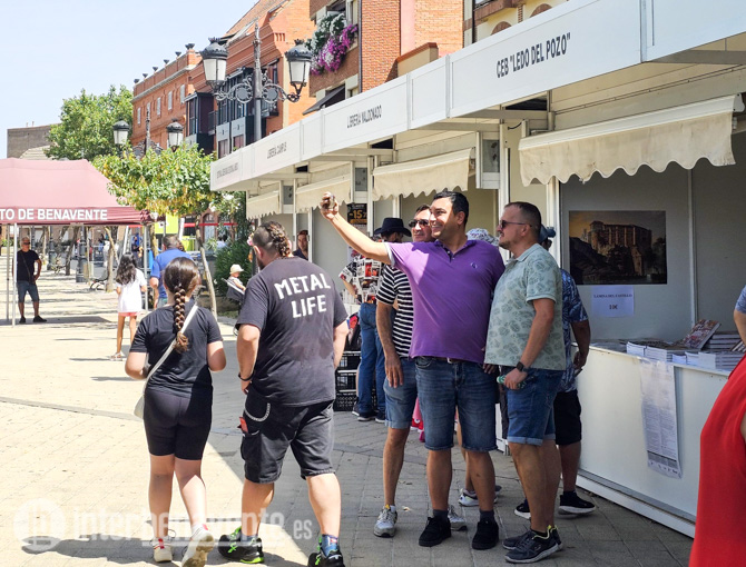 Finaliza la XXVI Feria del Libro con ola de calor como protagonista y con variadas valoraciones entre los participantes | Noticias de Benavente y Comarca 24 horas