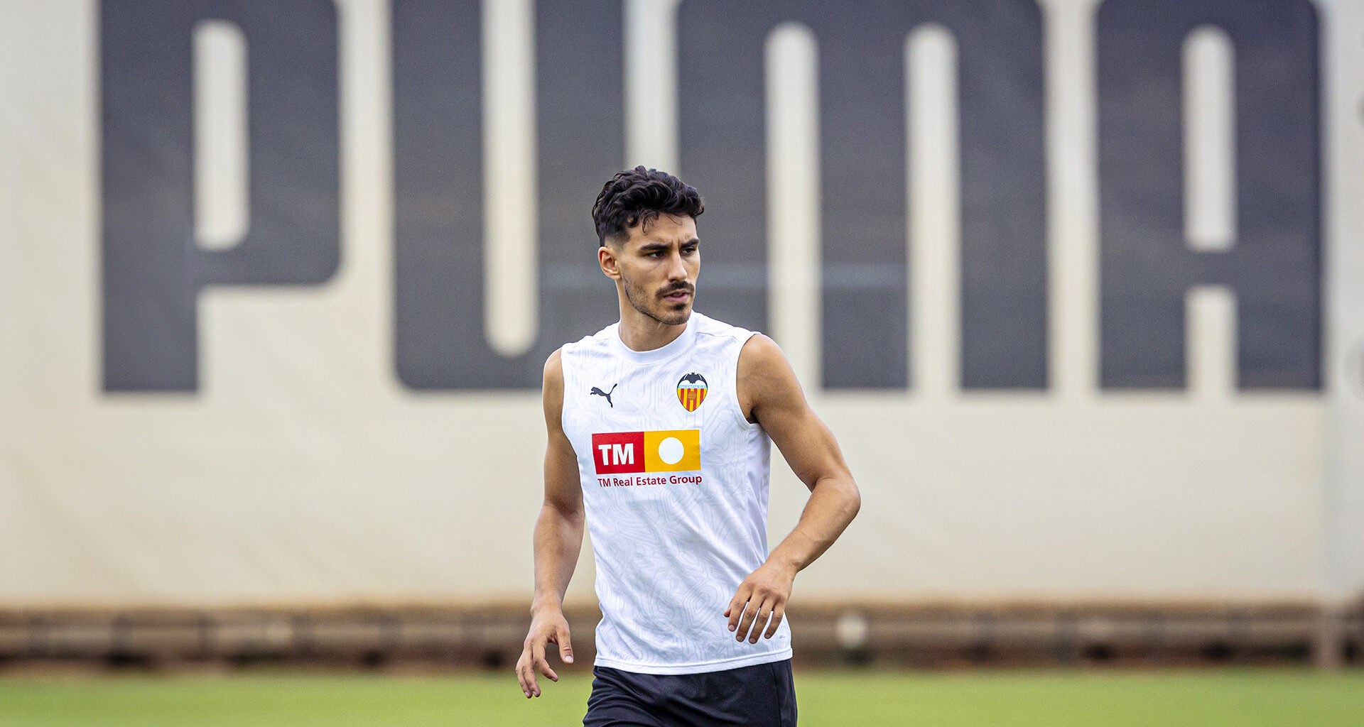 El VCF pide rendimiento a Almeida antes de renovar, mientras el jugador espera ofertas