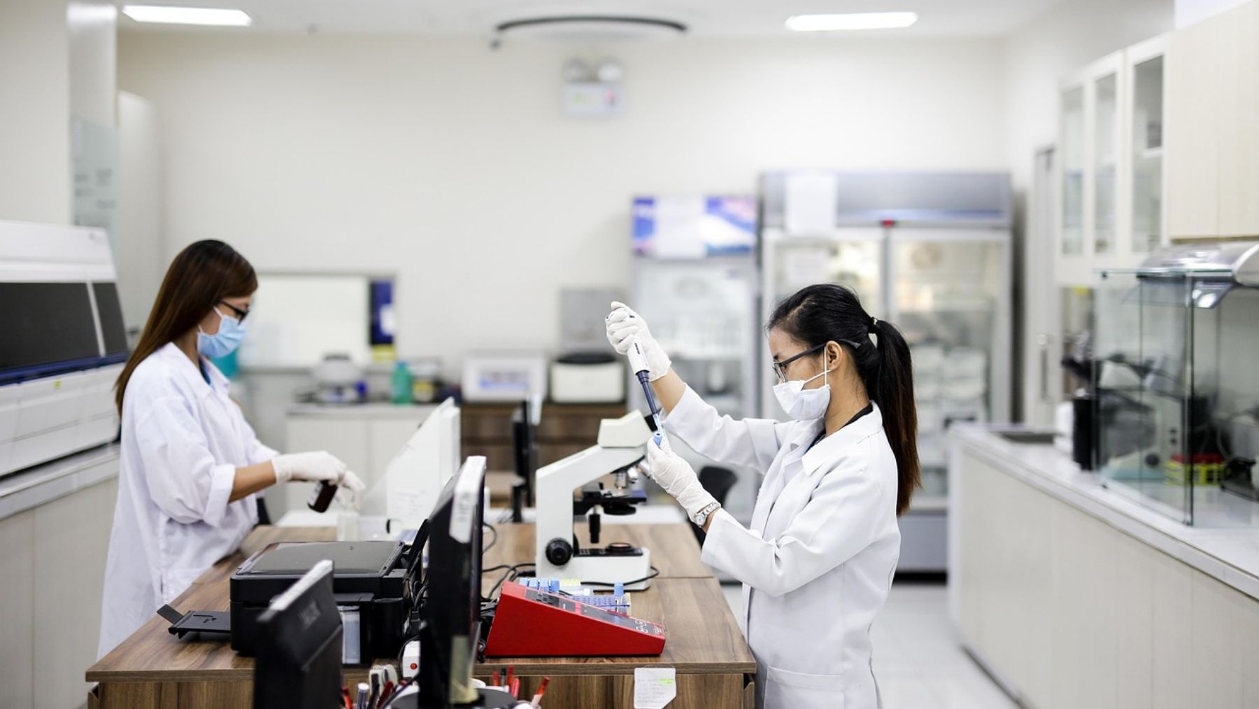 La combinación de adenomas y pólipos serrados quintuplica el riesgo de cáncer colorrectal, según estudio