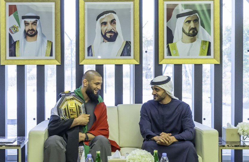 Campeón de la UFC, recibido con honores en Abu Dhabi