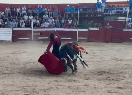 Hugo Reinosa corta una oreja en Atienza y destaca con la Escuela Taurina de Alcázar